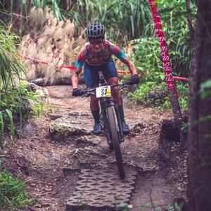 Meet your Posher, Bavié